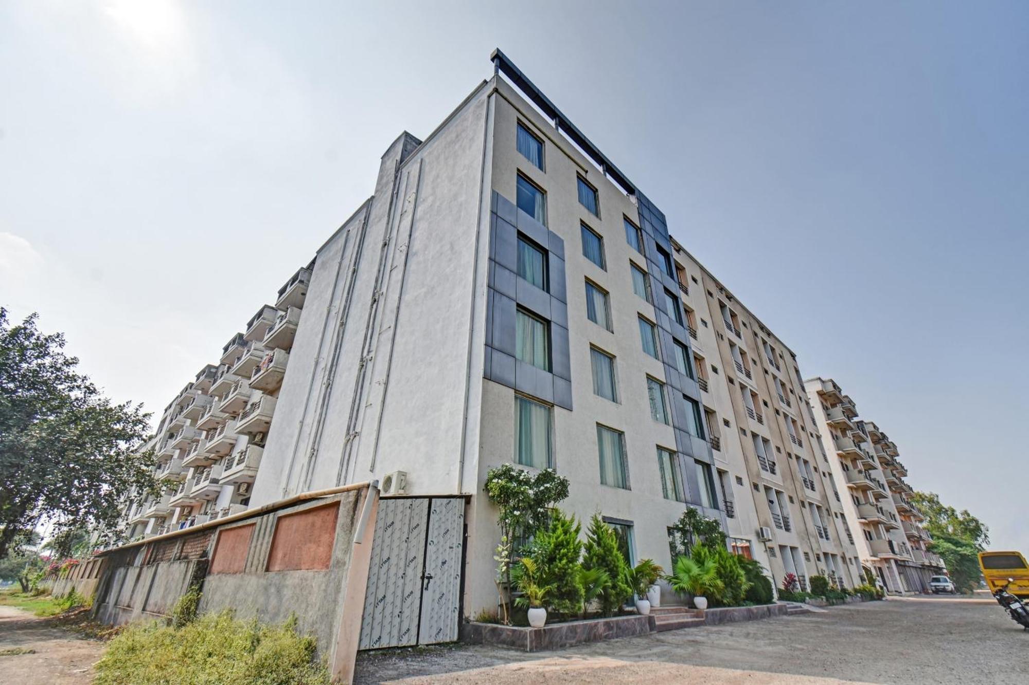 Townhouse Classio Suites 舍地 外观 照片
